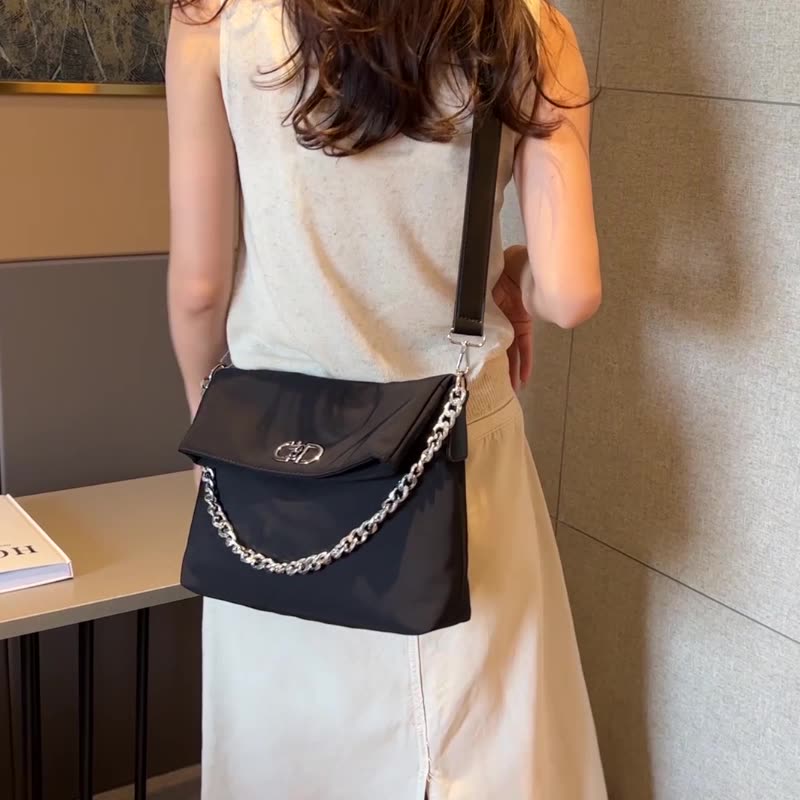 Women's large capacity commuter black nylon shoulder crossbody bag - Image 3