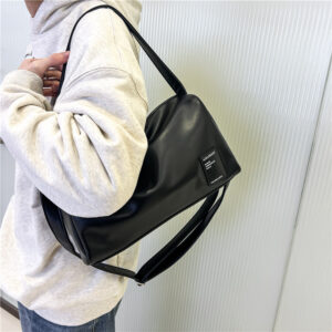 Fashion tote sports shoulder bag, large capacity commuting crossbody bag