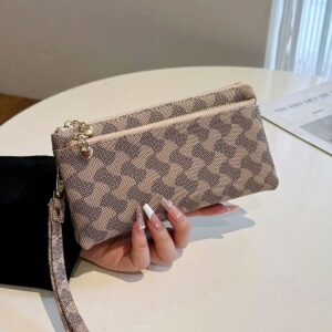 Women’s Stylish Vintage Print Clutch Bag – Elegant Small Crossbody Purse With Woven Detail, Zip Closure & Inner Pocket
