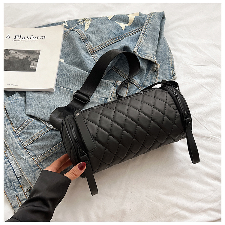 Niche Designer For Women 2026 New High-End Summer Quilted Shoulder Crossbody Cylinder Bag - Image 7