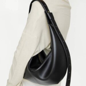 Dumpling Underarm Commuter Hand Carry, Shoulder Crossbody Bag, Large Capacity Black Bag.