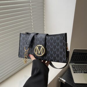 French Style Fashion Artistic Underarm For Women 2026 Korean New Simple Small Square With Letter Print Texture Shoulder