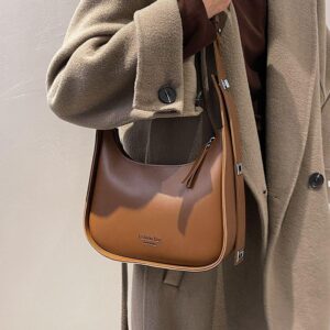 High-end 2026 New Versatile Women’s Winter Shoulder Fashionable Internet Celebrity Wide Strap Black Crossbody Bag