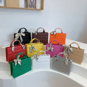 Large Capacity For Women 2026 Spring Summer New Fashionable Elegant Scarf Handbag Quilted Tote Bag Trendy