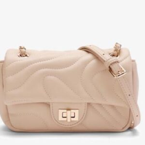 High-end sense this year popular fragrant wind chain exquisite small female 2026 new fashion all-match Messenger bag