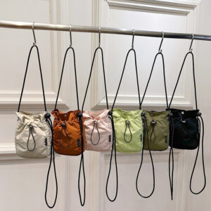 Korean Style Fashion Mini Phone 2026 New Personalized Drawstring Shoulder Versatile Casual Lightweight Crossbody Bag For