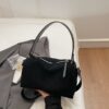 Black without pendant