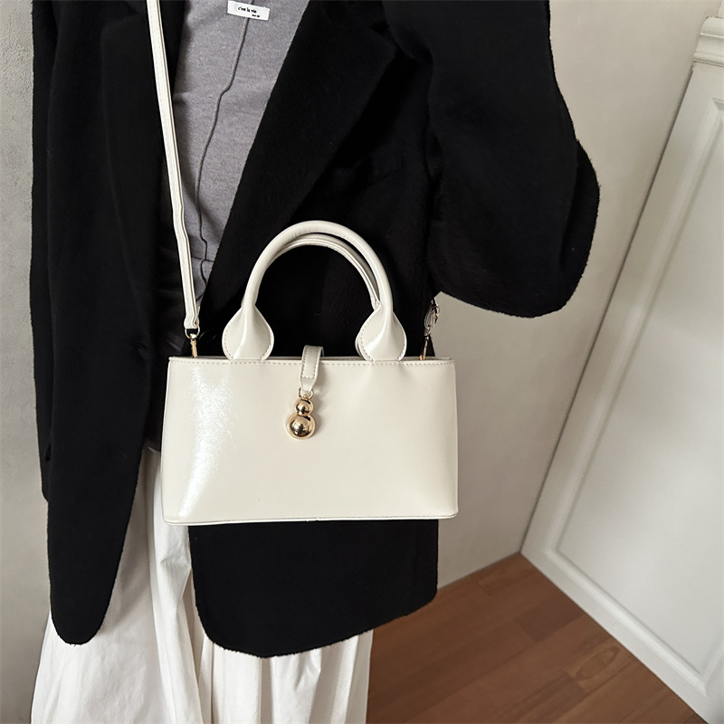 Small Square Handbag Women Textured Light Luxury Shoulder Commuter Crossbody Bag For Winter - Image 4