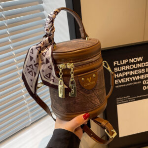 Classic luxury design chain women’s bucket new fashion retro all-in-one shoulder underarm crossbody bag