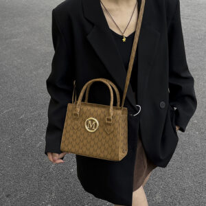 Trendy Letter Print Shoulder Bag – Minimalist PU Crossbody Purse For Women, Casual Square Handbag In Black/White/Brown