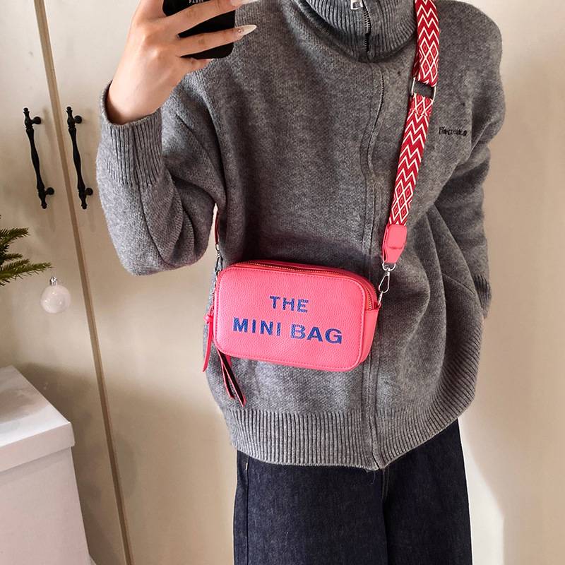 Popular Minimalist Shoulder Joker Letter Camera New Slung Commuter Small Bag - Image 7