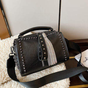 Bags New Style Wo’s Personality Tassel Rivet Trend Handbag Large Capacity Wide Band Fashion Shoulder Messenger Bag