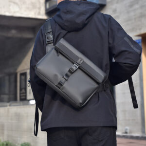 New shoulder fashionable men’s lihtweiht waterproof backpack, trendy business crossbody ba, lare capacity mailman