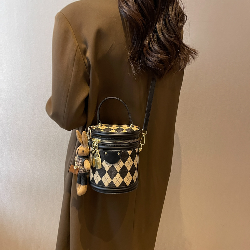 Small For Women 2026 Spring New Fashion Niche Crossbody Textured Quilted Handbag Bucket Bag - Image 4