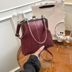Retro Women’s Handbag 2026 New Fashion Single Shoulder Crossbody With Oil Wax Texture And Chinese Style Clasp Small Bag