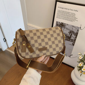 Women’s 2026 New Retro Versatile Chessboard Messenger Light Luxury Portable Storage Letter Shoulder Bag Grid