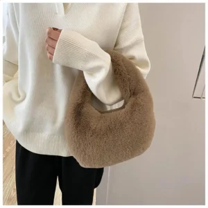 Fur Handbags Womens Small Half Moon Bag Warm Plush Wrist Bags Fashion Furry Short Handle Clutch Cute Ladies Coin Purses