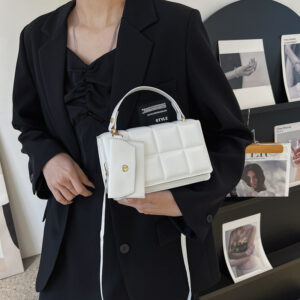 Niche retro handbag Korean version new texture solid color flip cover mother trendy and fashionable pressed shell
