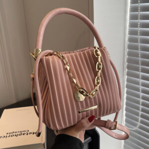 Fashionable Crossbody Korean Women’s 2026 New Style Western Chain Versatile Internet Celebrity Niche Shoulder Bucket Bag