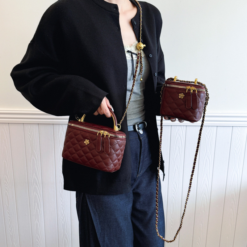 Bags Retro Hand Held Fashion Bucket Women's New Style Diamond Chain Shoulder Versatile Crossbody Bag - Image 3