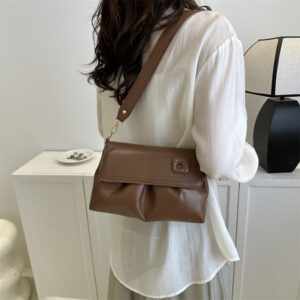 Niche texture cloud pleated foreign trade new soft leather flip shoulder crossbody Korean version trendy fashion armpit