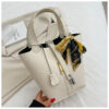 Basket off-white material