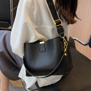 This year’s 2026 new trendy fashion popular bags handbags high-end foreign style summer versatile crossbody bucket bag
