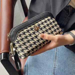 Handbag women’s small bag holding 2026 new style can put mobile phone temperament exquisite high-end summer hand grasp