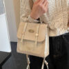 Beige without pendants