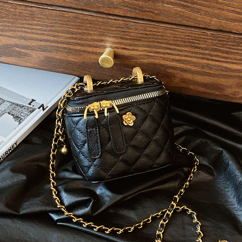 Bags Retro Hand Held Fashion Bucket Women's New Style Diamond Chain Shoulder Versatile Crossbody Bag - Image 8