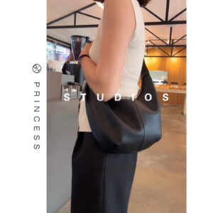 Cross-border Women’s 2026 New Model Large-capacity Black Soft Leather Dumpling Bag, Light High-end Commuter