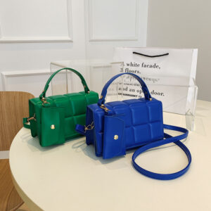 Niche retro handbag Korean version new texture solid color flip cover mother trendy and fashionable pressed shell
