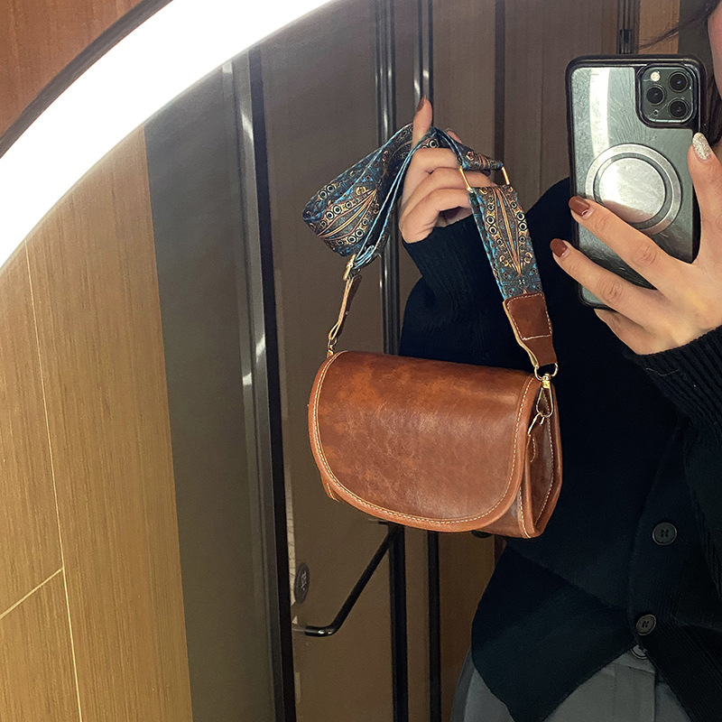 Women's Crossbody Fashion High-end Wide Strap Shoulder Niche Ins Underarm Mini Pillow Bag - Image 7