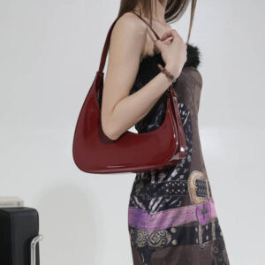 Cross-border European And American Women’s Underarm 2026 New Model Oil Wax Leather Design Crescent Light