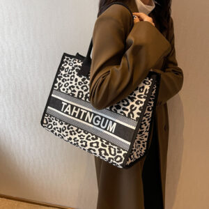 Women’s Bags Retro Leopard Print Large Capacity Tote Female Niche Commuter Shoulder Casual Mommy Handbag Travel Bag