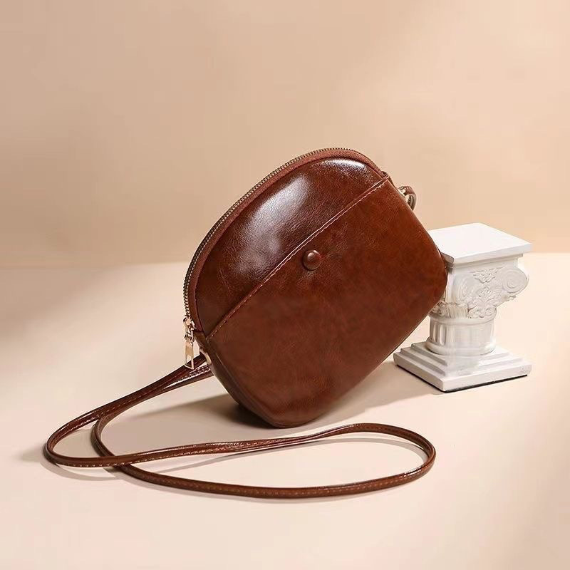 2026 Fashion Women's Shoulder Trendy Simple New Crossbody Bag Texture - Image 4