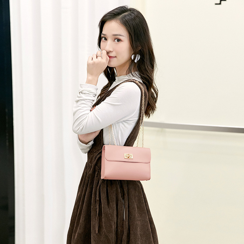 2026 New Women's Summer Korean Fashion Small Square INS Chain Shoulder Crossbody Bag