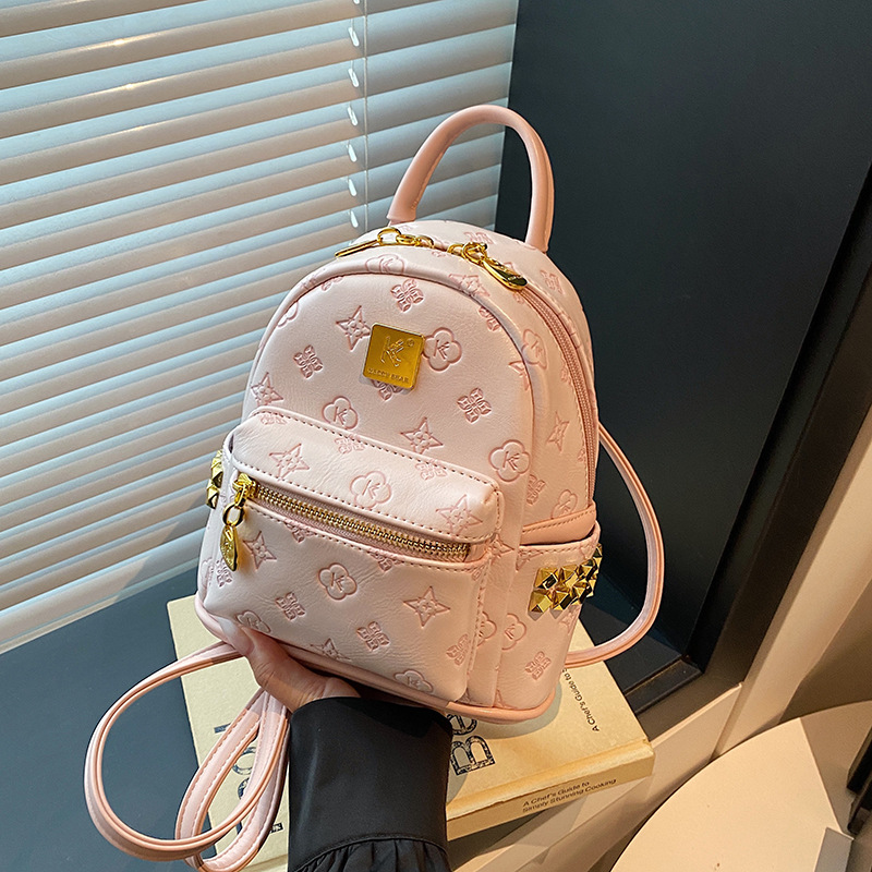 Trendy Pink Large Capacity Backpack High End Fashion Studded Women's Bag - Image 4