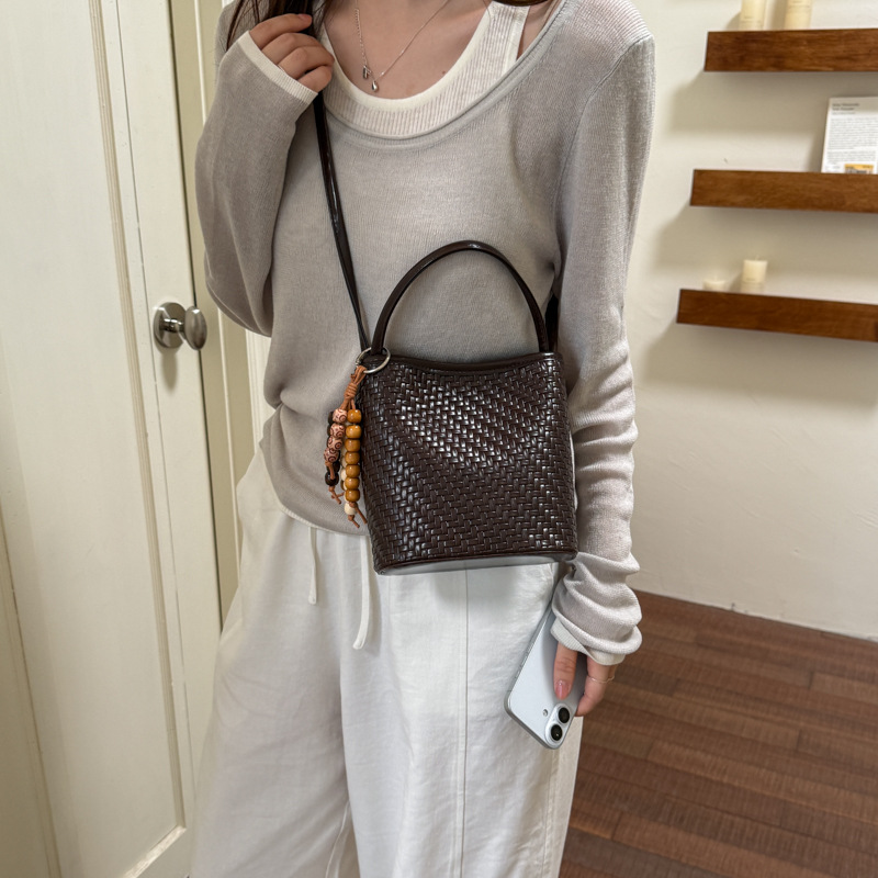 Fashion Woven Pattern Women Handbag Stylish Versatile Commuter Shoulder & Crossbody Bag For Daily Use - Image 3