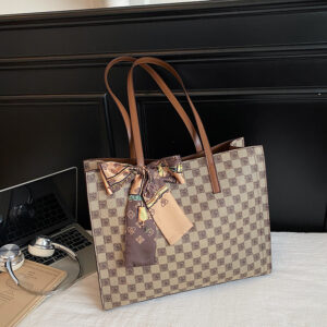 Women’s Handbag, New Style, Elegant Retro Print, Large Capacity, Versatile And Fashionable Shoulder Bag.