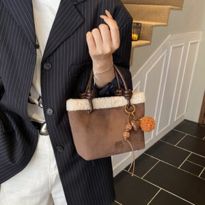 2026 New Autumn/Winter Suede Stylish Versatile Handbag, Niche Design, Vintage High-End Commuting Shoulder Bag