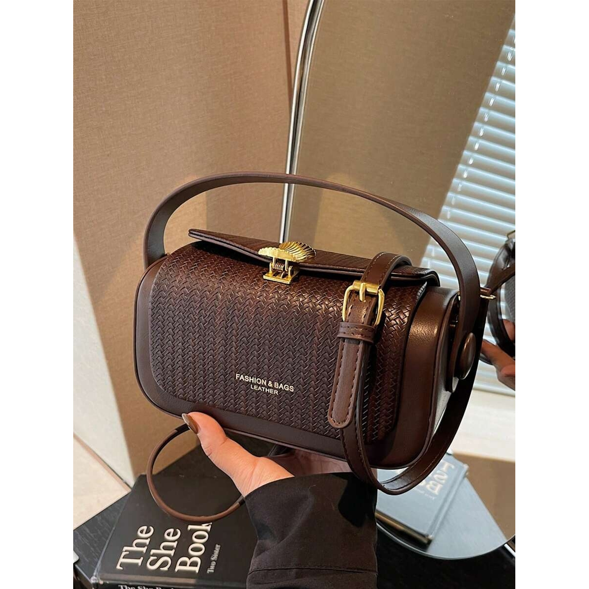 Vintage Weave Barrel Handbag Ladies Luxury Lock Design Daily Crossbody Purse - Image 10