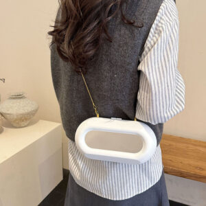 New Style Shoulder Bag With Chain Strap, Fashionable Versatile, Suitable For Commuting, Travel, And Body Use.