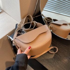 Factory Direct Sale New Textured For Women, Trendy Versatile Crossbody Fashionable Shoulder Underarm B, Small Square