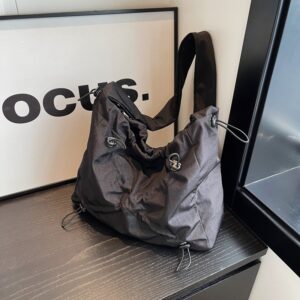 Fashion commuting large capacity solid color tote female 2026 spring and autumn new high-quality texture shoulder