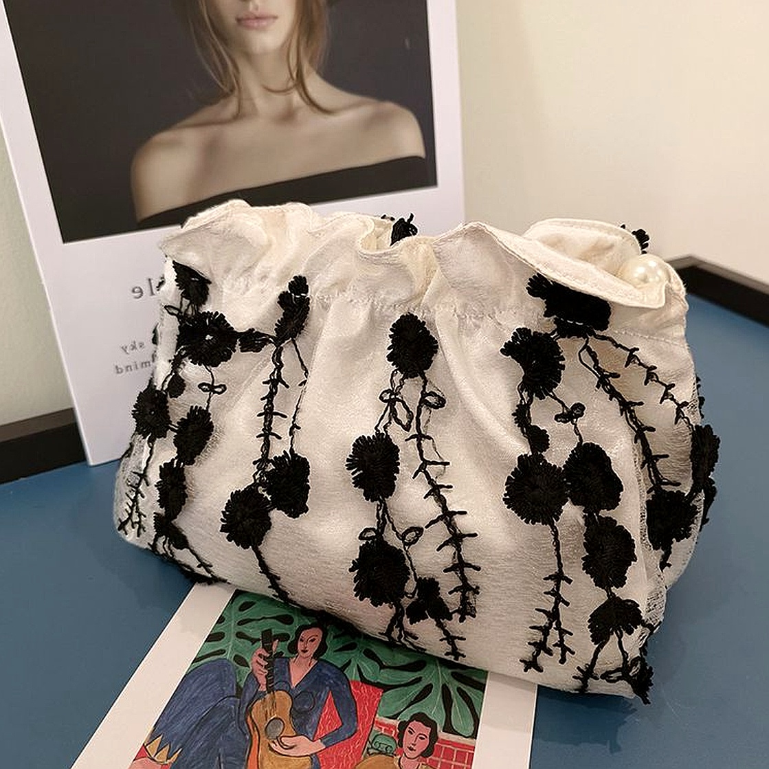 Clutch Evening Essential Oil Lace Makeup Bag Embroidered Palace Style Storage Pouch - Image 6