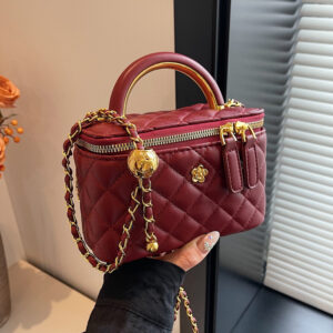 INS Chain Fashion Small For Women 2026 New Quilted Versatile Trendy Elegant Crossbody Box Handbag Shoulder Bag