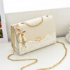 Off-white (with pendant)