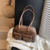 Brown without pendant