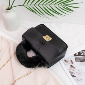 Lock chain women’s niche design high-end sense ins fashion simple shoulder Messenger bag wholesale bags